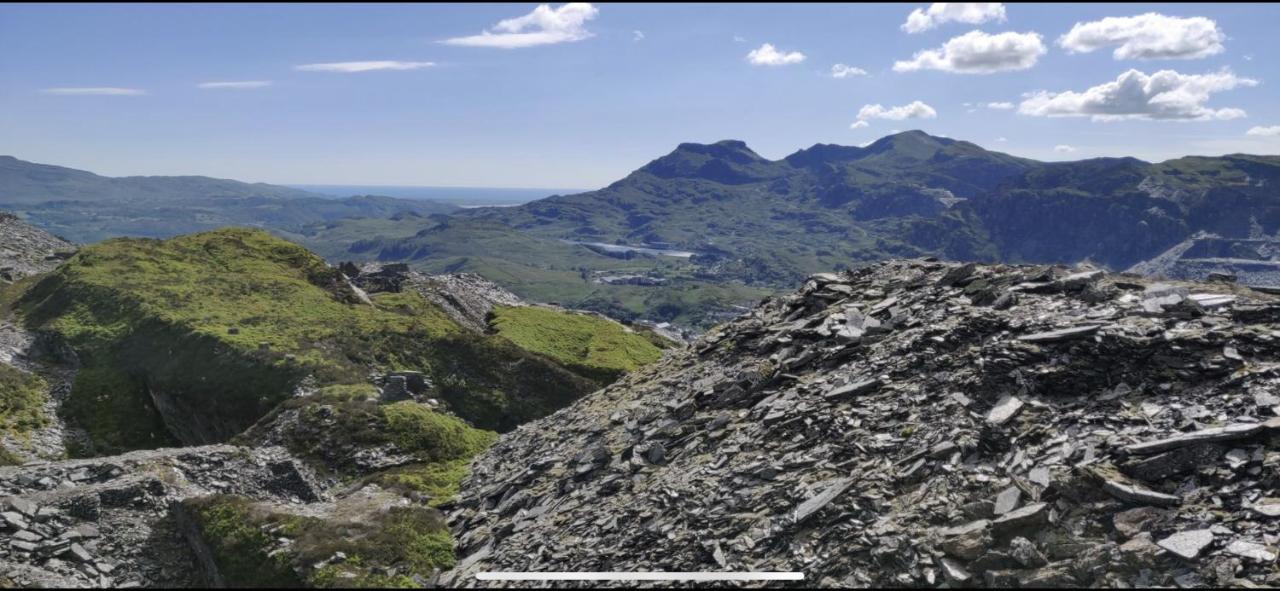 Zip Cottage Sleeps 2-3 Climb Snowdon Zip World Tanygrisiau Экстерьер фото